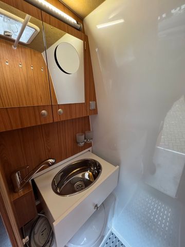 HRZ Freedom Life-Mercedes 3.0-V6-4x4-Standklima-Ahk