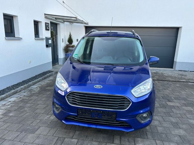 Ford Tourneo Courier Titanium