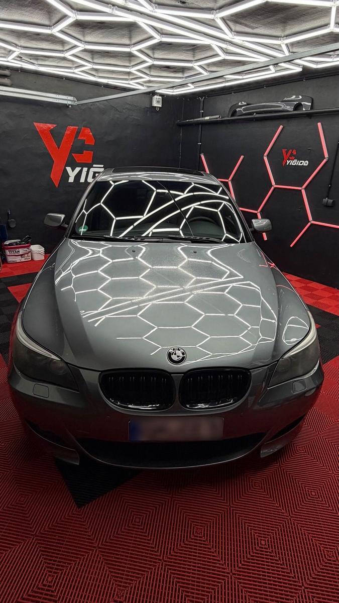 BMW 525