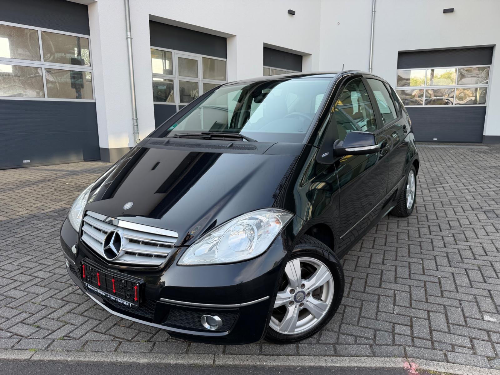 Mercedes-Benz A 180  Klima Sitzhz Navi AHK Tempomat