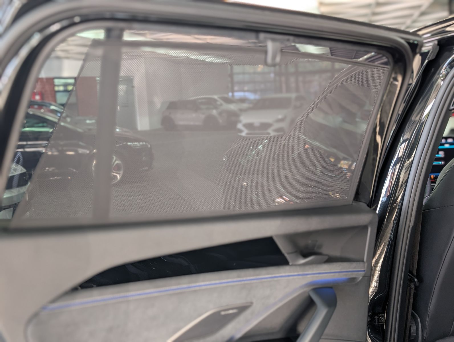 Fahrzeugabbildung Volkswagen Tayron R-Line 360°H&K HUD PANO IQ-LIGHT BLACK 7S