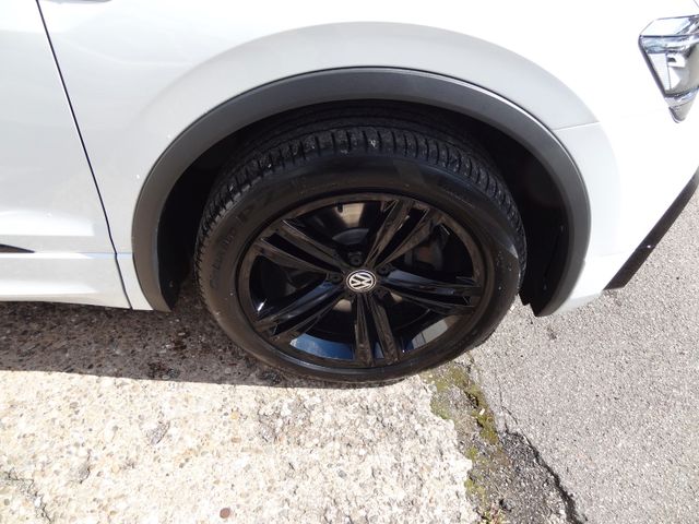 Fahrzeugabbildung Volkswagen Tiguan Allspace/2 x R-Line/Navi/AHK/DSG/Allrad/