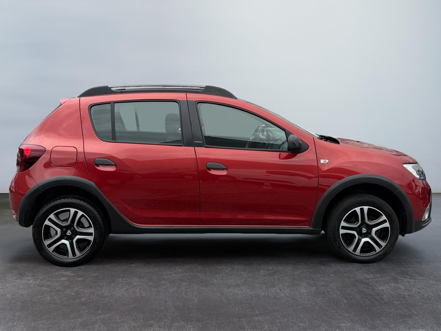 Dacia Sandero Stepway TCe 90 Celebration *AHK*Navi*CAM