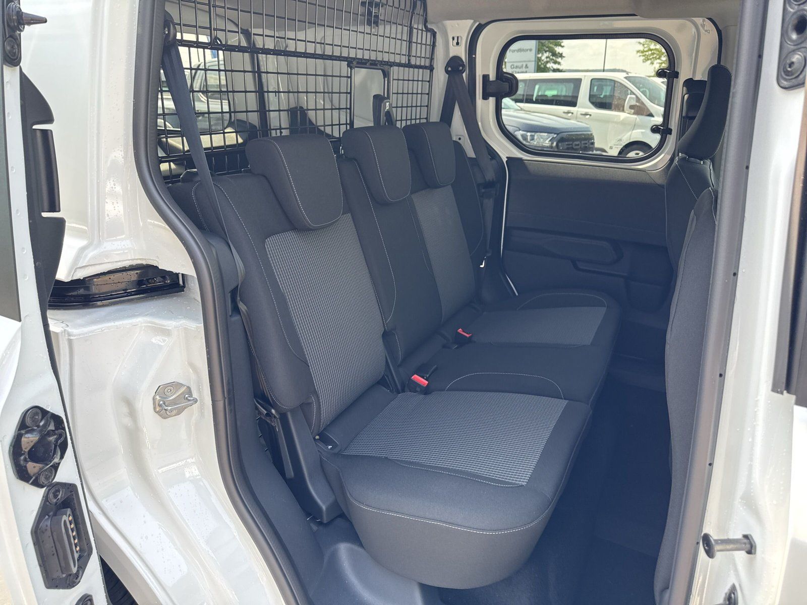 Fahrzeugabbildung Ford Transit Courier Trend Doppelkabine