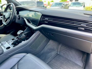 Volkswagen Touareg - 12