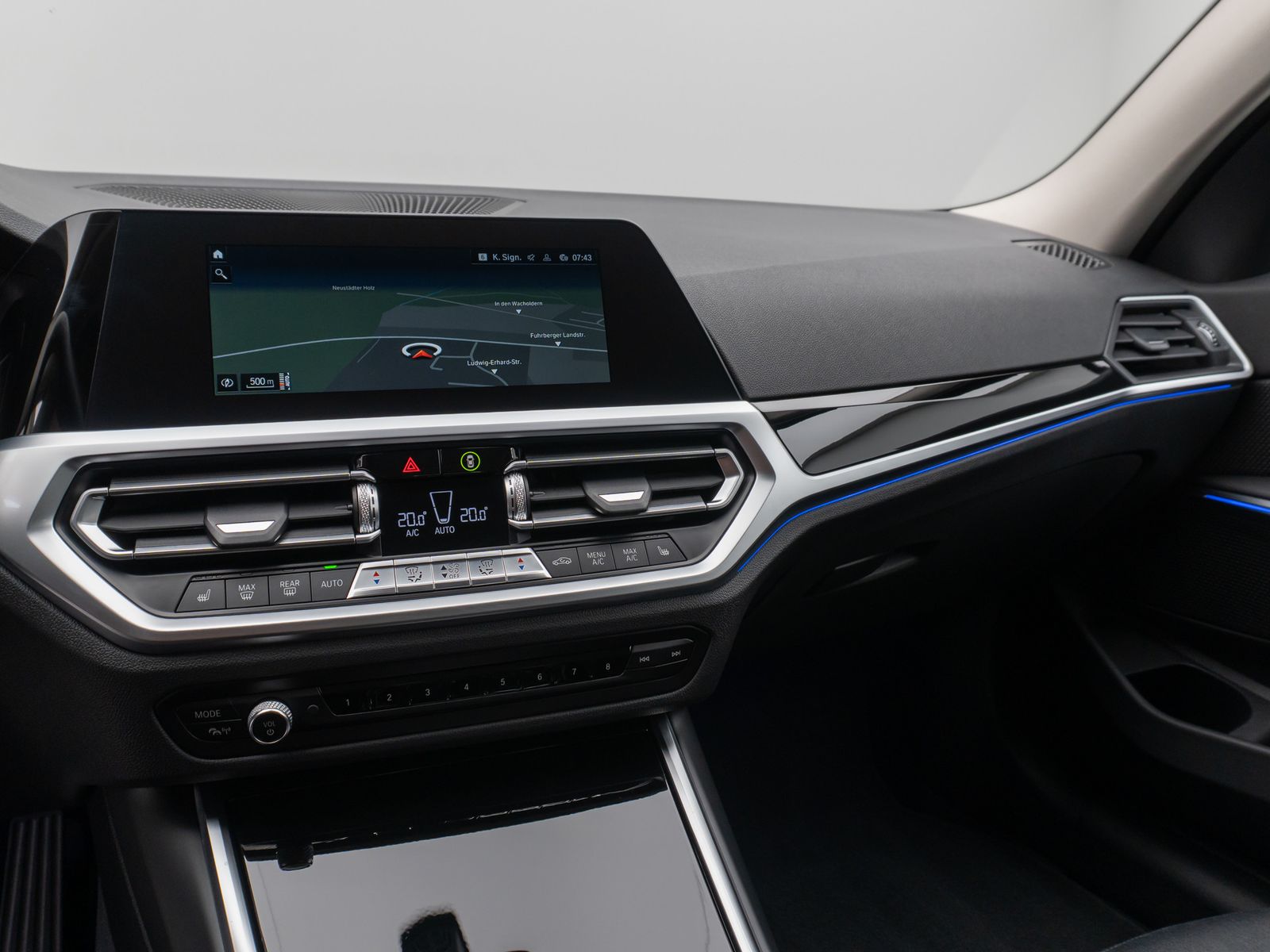 Fahrzeugabbildung BMW 320i CockPit+ DAB PDC LED Lordos Sitzhzg Komfort