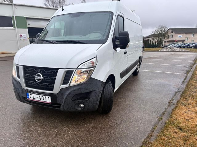 NISSAN NV400