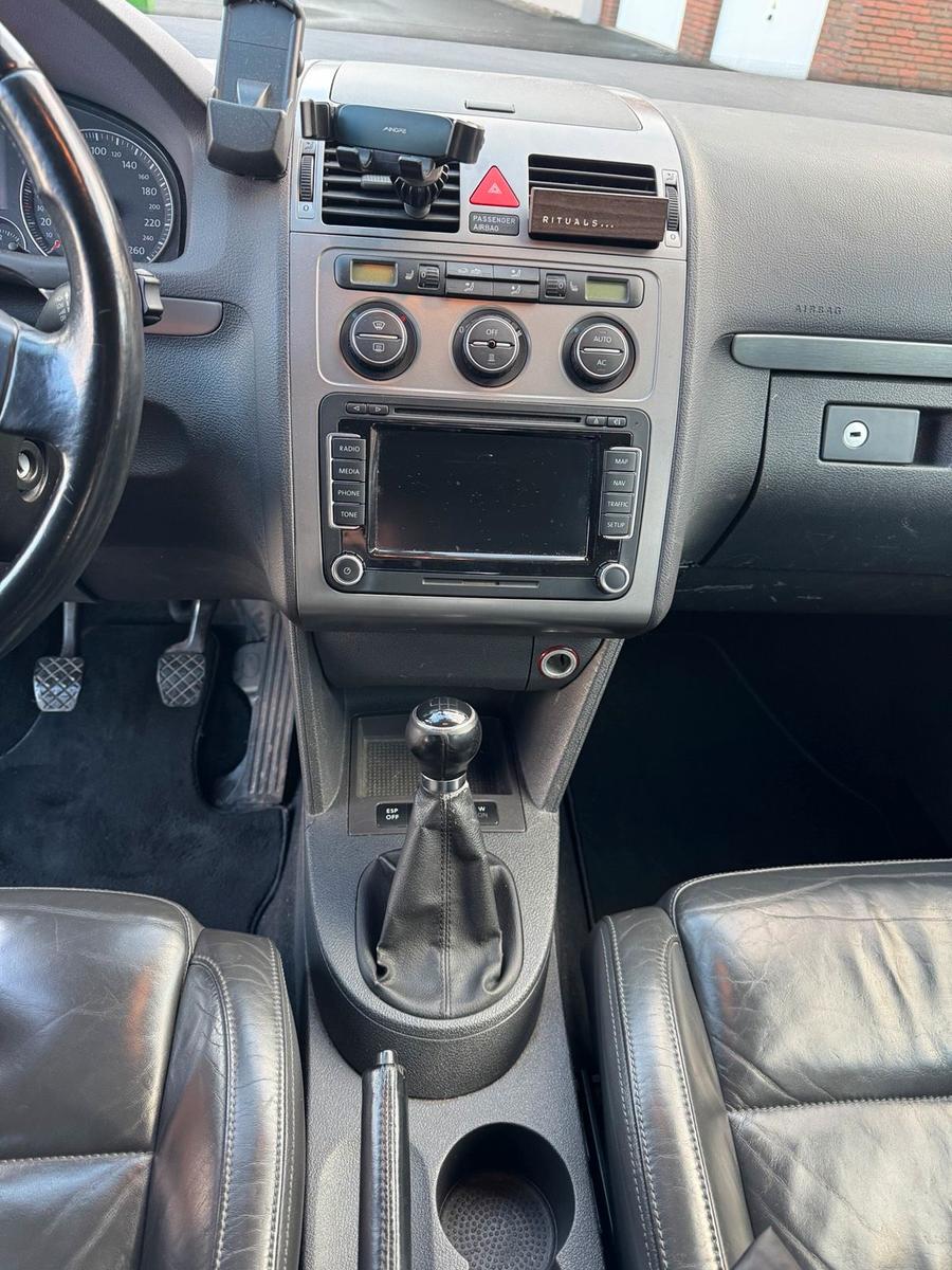 Volkswagen Touran 2009 — photo 8
