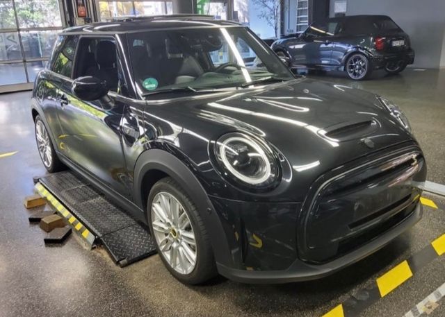 MINI Cooper SE Leder Punch Pano HUD H/K Navi LH Kam