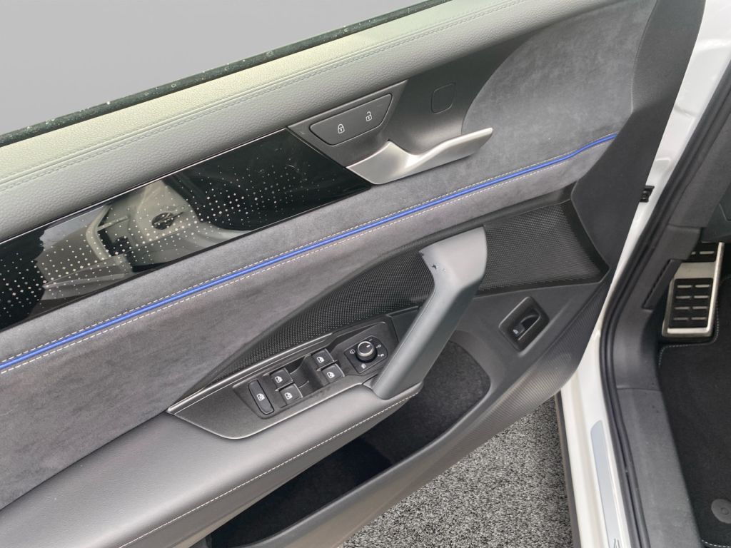 Fahrzeugabbildung Volkswagen Tiguan 1.5 eTSI OPF DSG R-Line