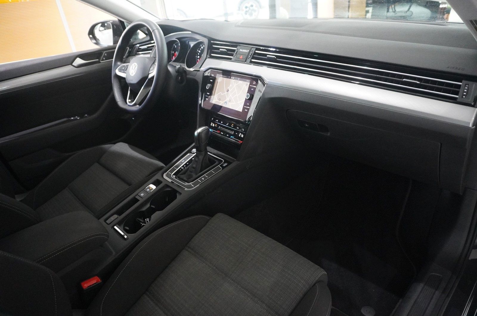 Fahrzeugabbildung Volkswagen Passat Var. 2.0D BUSINESS DSG NAVI/LED/KAMERA/SH