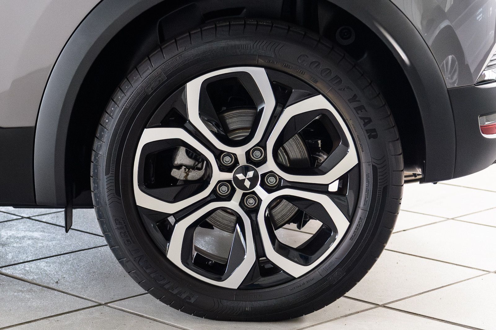 Fahrzeugabbildung Mitsubishi ASX 1.6 Intro Edition PHEV +LED+RFK+NAVI+SHZ+
