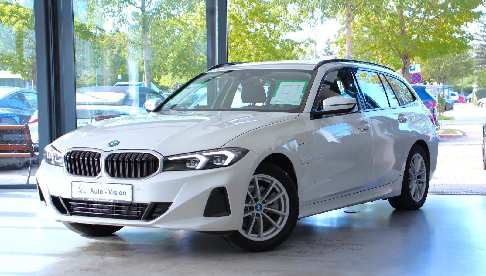 BMW 330 330e (G21N) Shadow Line *LED*AHK*Widescreen*Navi