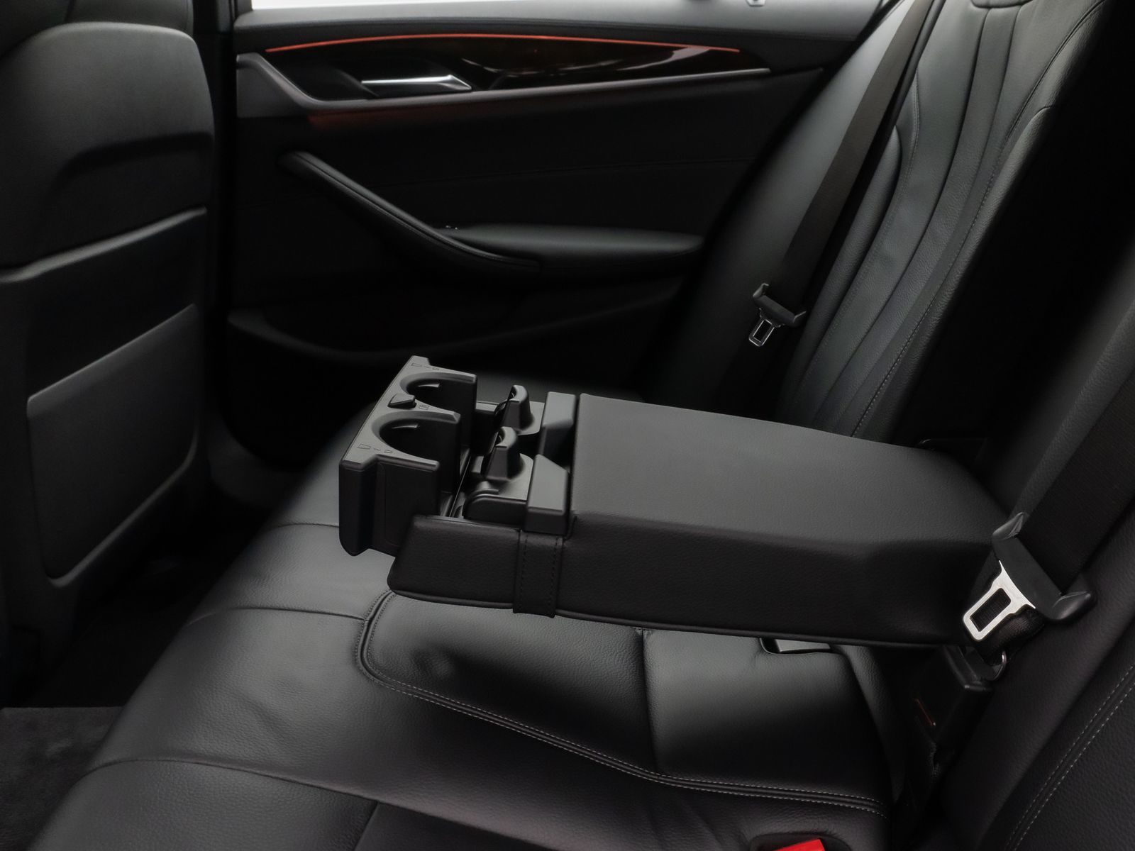 Fahrzeugabbildung BMW 530e iP Luxury Line Kamera HiFi Fernlichtassist