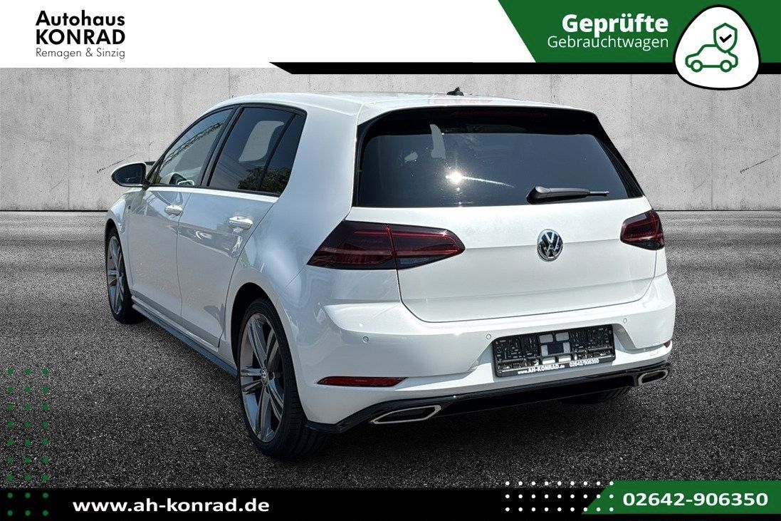 Fahrzeugabbildung Volkswagen Golf VII 1.5 TSI R-LINE *NAVI*PANO*KAMERA
