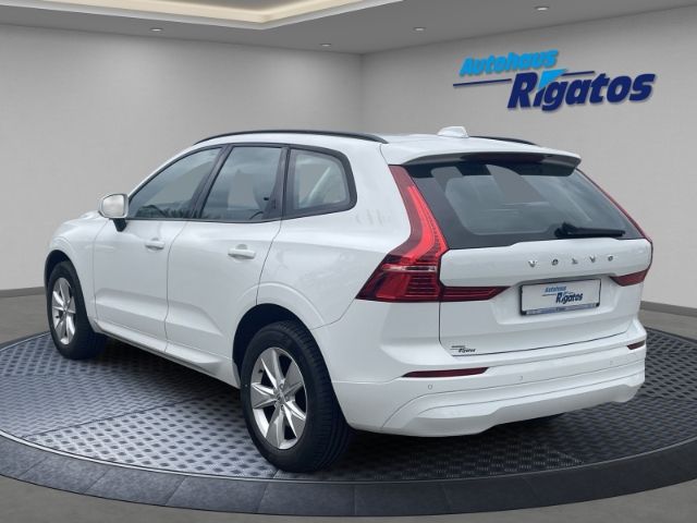 Fahrzeugabbildung Volvo XC60 B4 2WD Momentum Mild-Hybrid Autom. Navigati