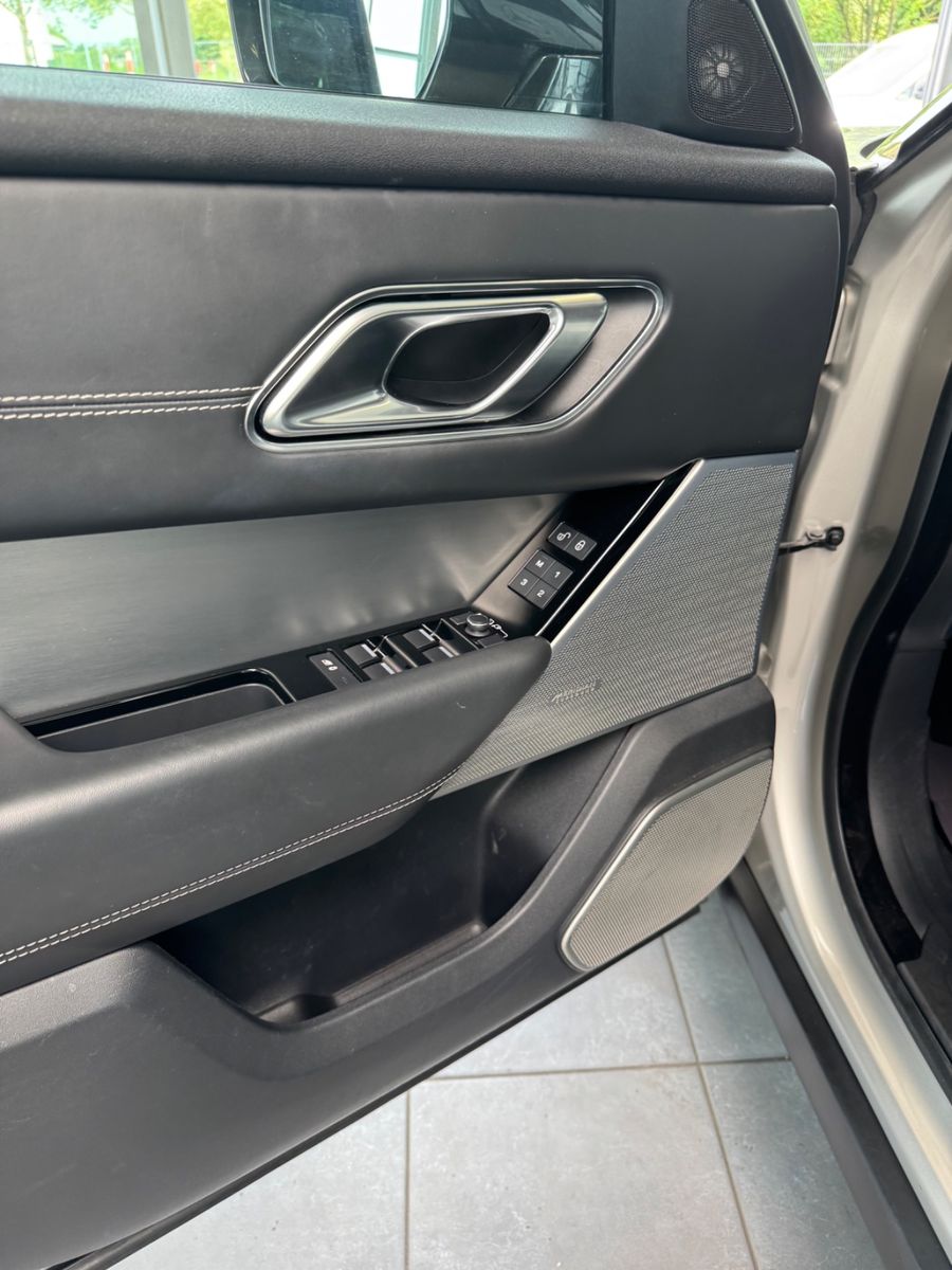Fahrzeugabbildung Land Rover Range Rover Velar R-Dynamic HSE