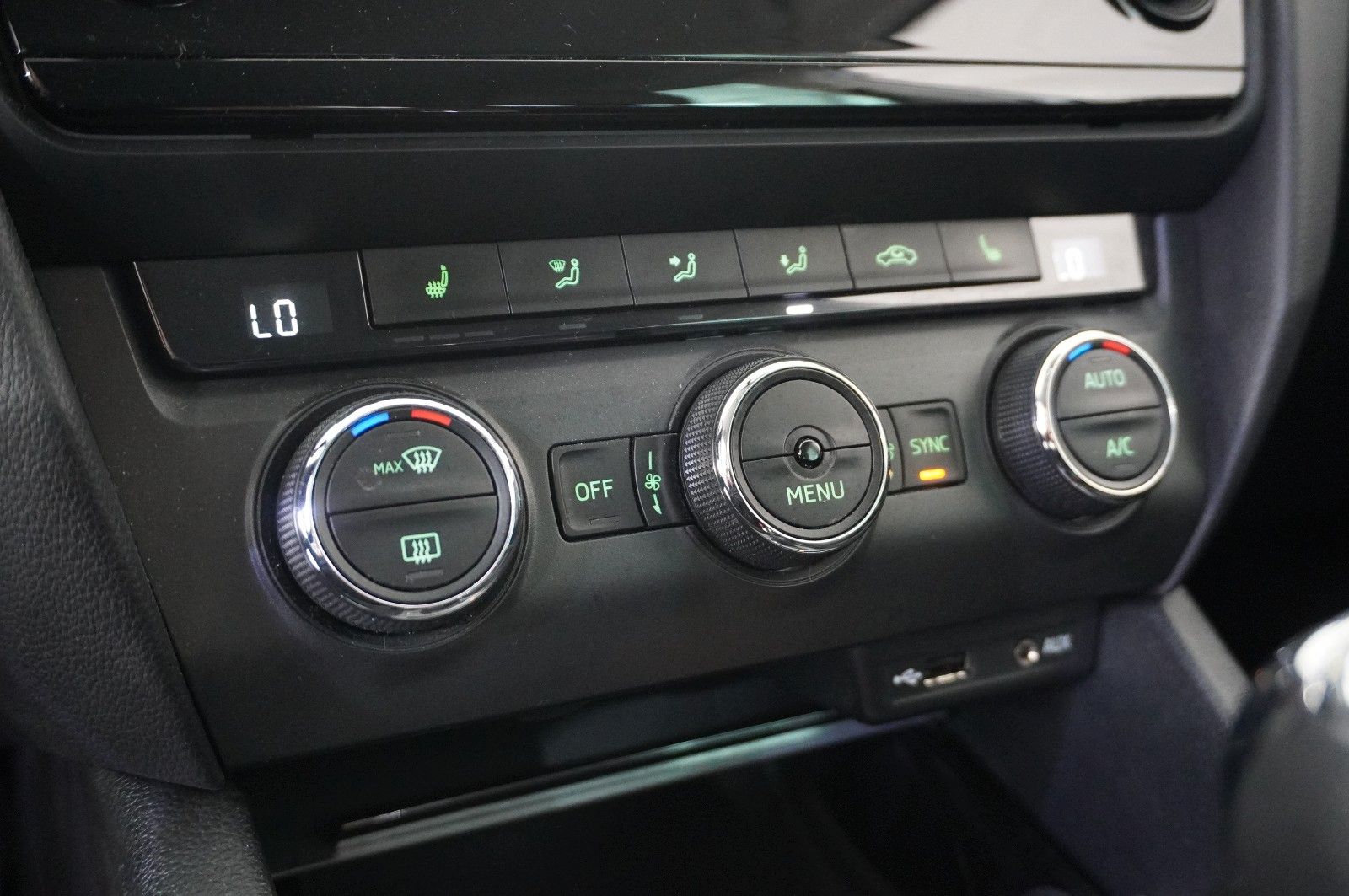 Fahrzeugabbildung SKODA Octavia Combi 1.8 TSI STYLE DSG NAVI/LED/SHZ/DAB