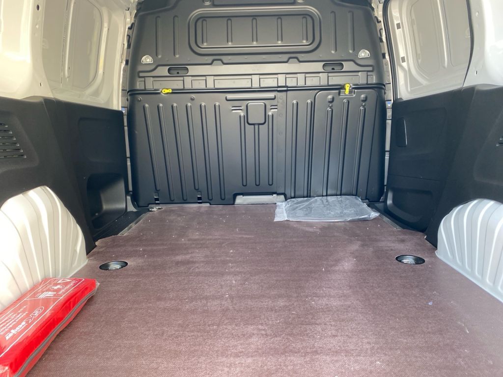 Fahrzeugabbildung Citroën Berlingo BlueHDi 100 L1