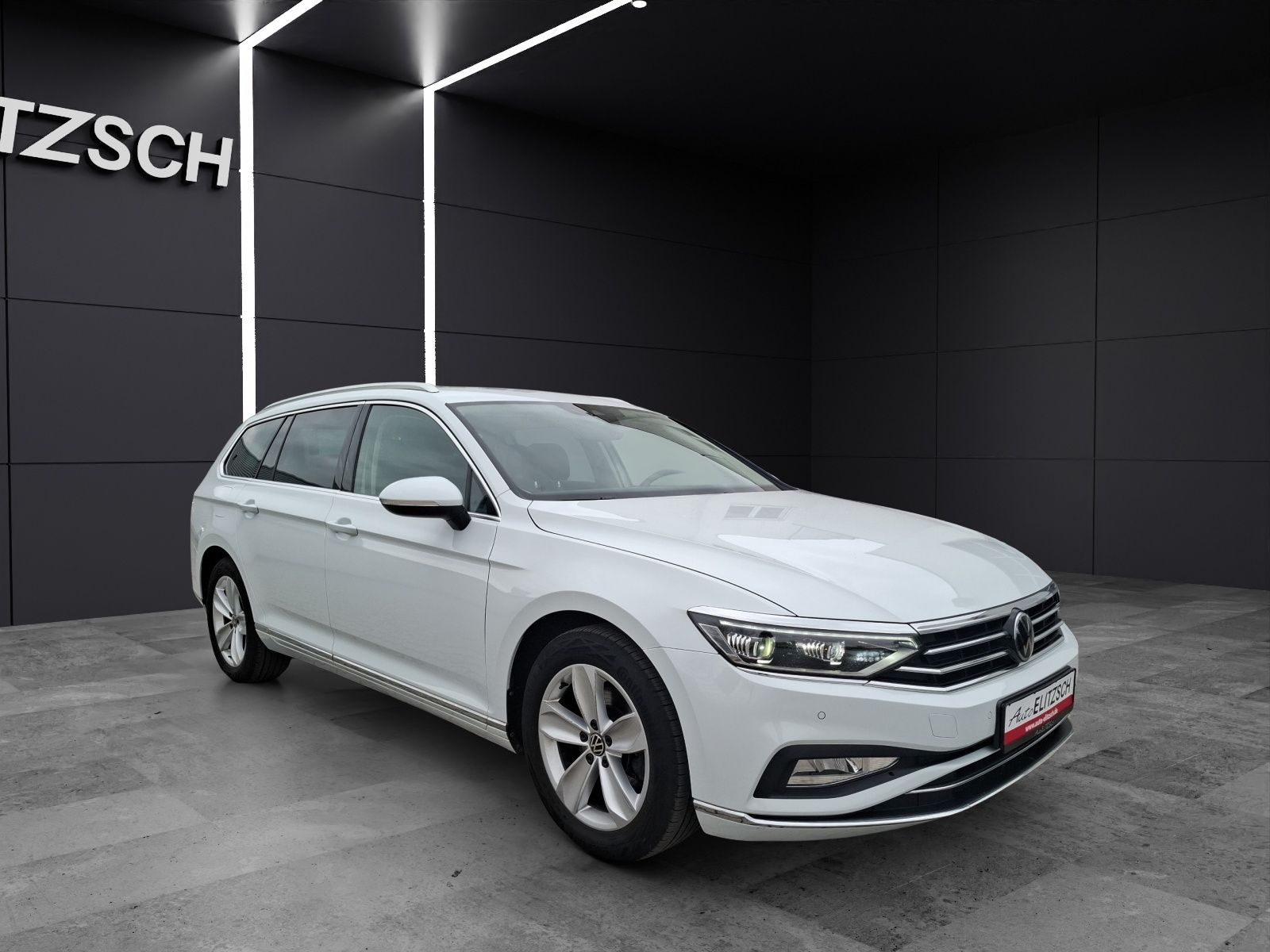 Fahrzeugabbildung Volkswagen Passat Variant TDI Elegance DSG Standhzg. Matrix