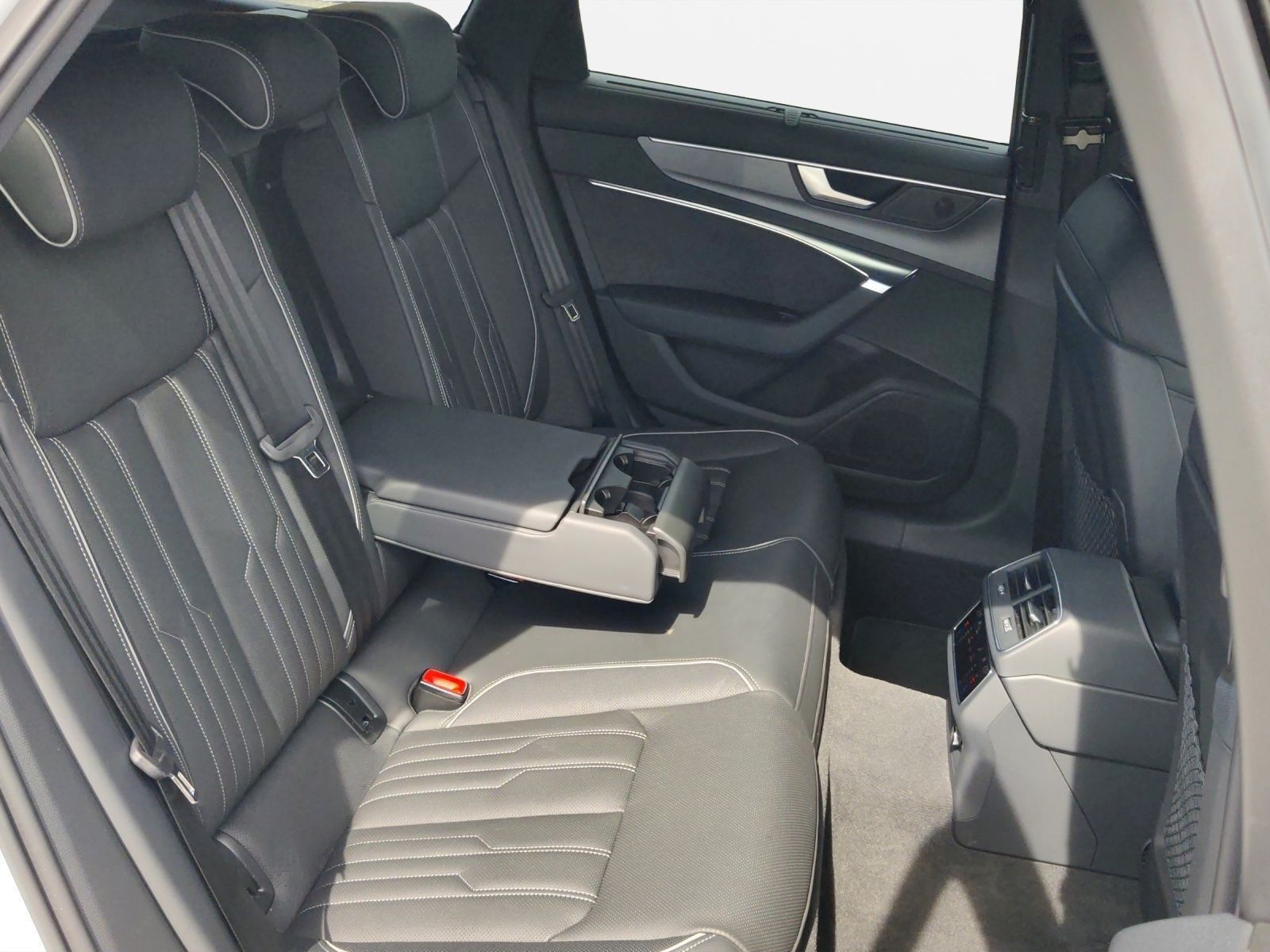 Audi A6 - Bild 17