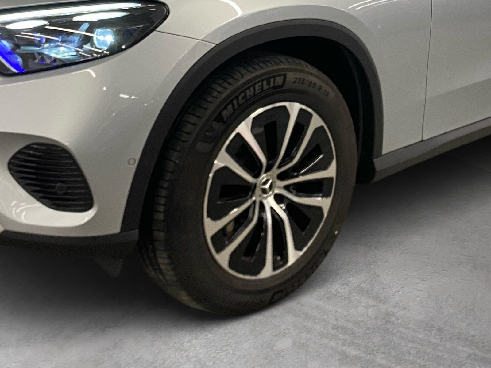 Fahrzeugabbildung Mercedes-Benz GLC 220 d 4M Avantgarde*Distro*360°*Digital*Totw