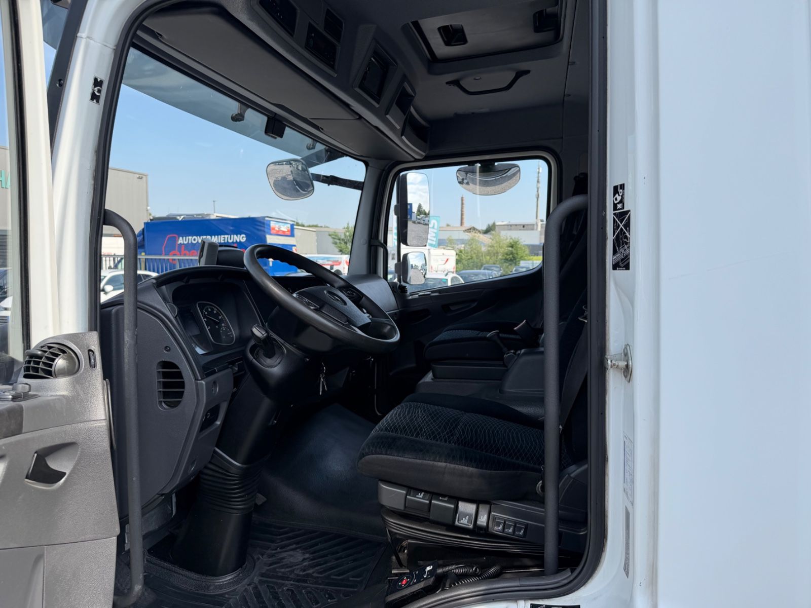 Fahrzeugabbildung Mercedes-Benz Atego 818 L Koffer LBW Klima Automatic AHK