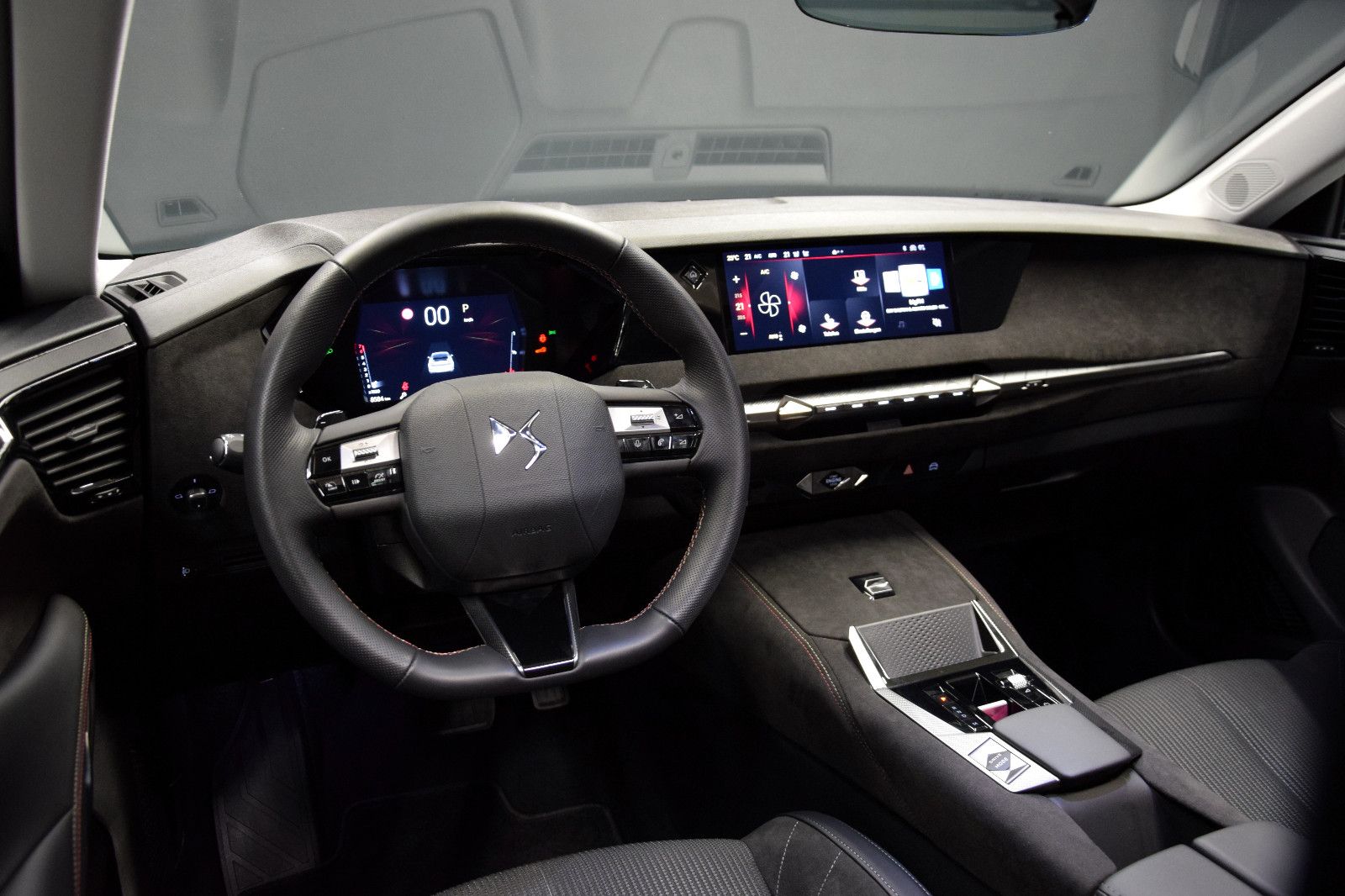 Fahrzeugabbildung DS Automobiles DS4 Performance Line Pano Sitzheizung