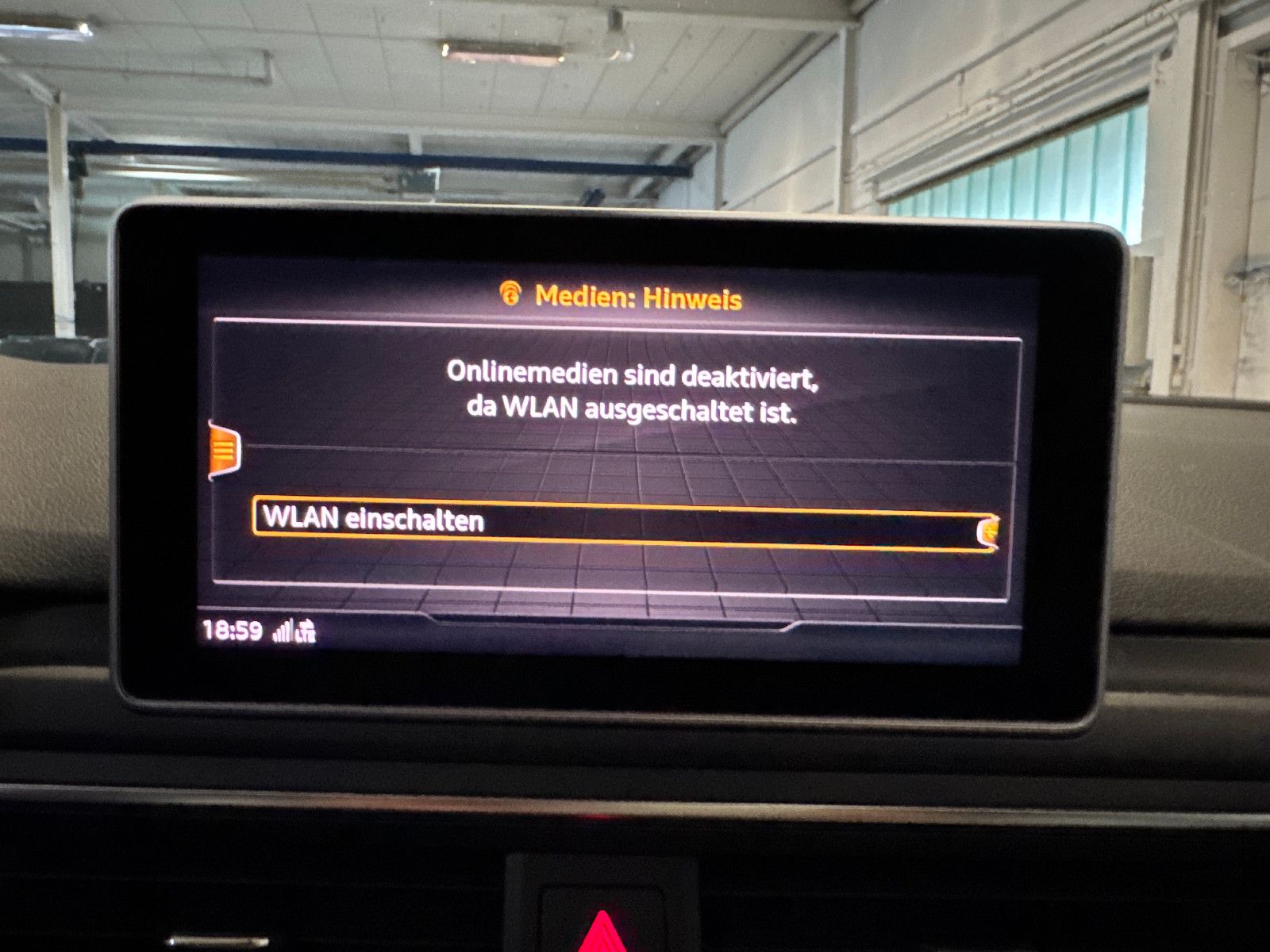 Fahrzeugabbildung Audi A4 Avant DESIGN S-TRONIC PANO STHD AHK LEDER