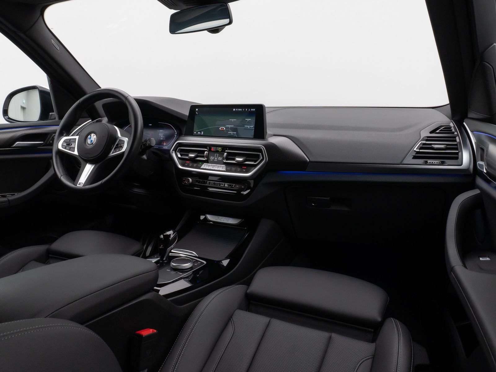 Fahrzeugabbildung BMW X3 xD20d M Sport Kamera DAB HiFi AHK Komfort 19"