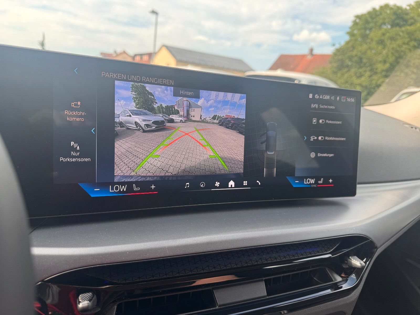 BMW 318i Touring KAMREA NAVI DAB KLIMAAUTOMATIK foto 20