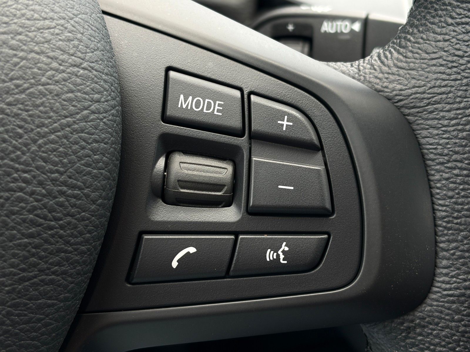 Fahrzeugabbildung BMW X1 sDrive 20d Temp. AHK PANO LED CAM KZG CarPlay