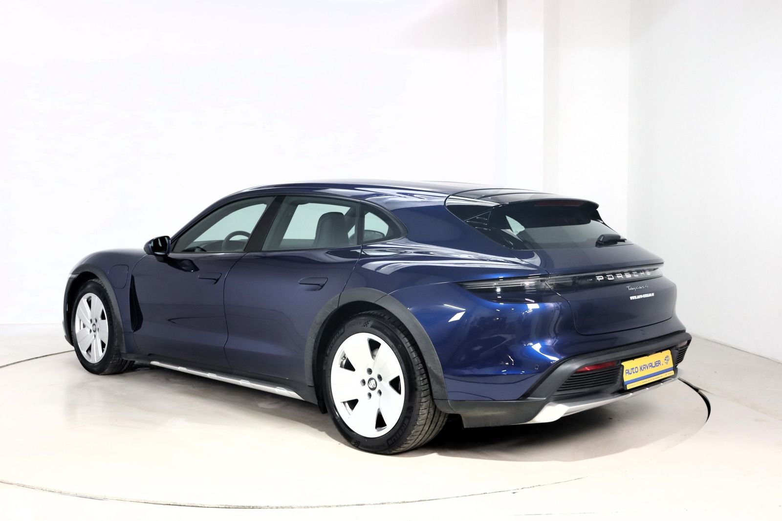 Fahrzeugabbildung Porsche Taycan 4 Cross Turismo * Luftfederung * LED