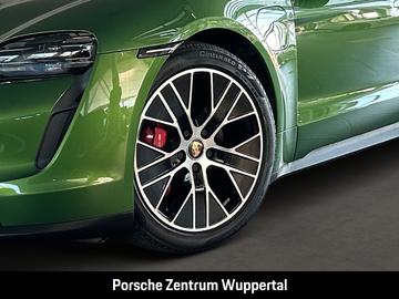 صورة 9 لـ 2020 Porsche TAYCAN
