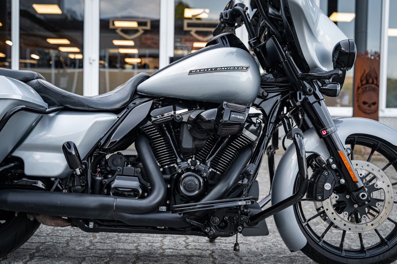 Fahrzeugabbildung Harley-Davidson FLHXS Street Glide 114 cui - Jekill & Hyde -