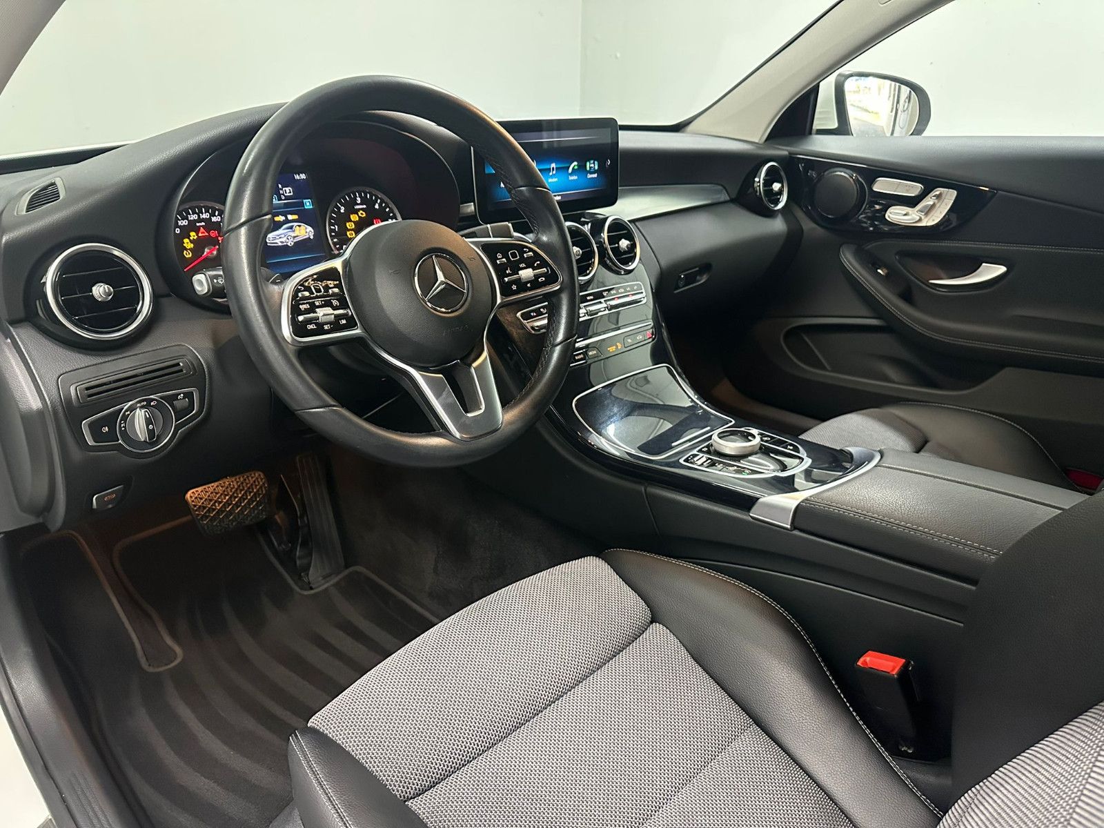 Fahrzeugabbildung Mercedes-Benz C 220 d COUPE Autom. *TEMPO*SH*LED*KAMERA*NAVI*
