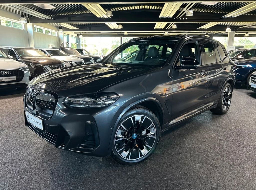 Image of BMW iX3