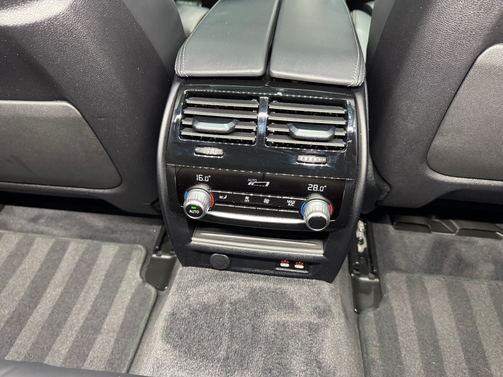 Fahrzeugabbildung ALPINA B5 4.4 Touring|LASER|PANO|HEAD-UP|VOLL