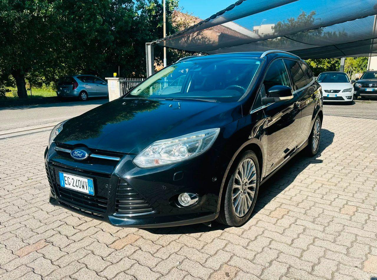 Ford Focus 2011 — interior