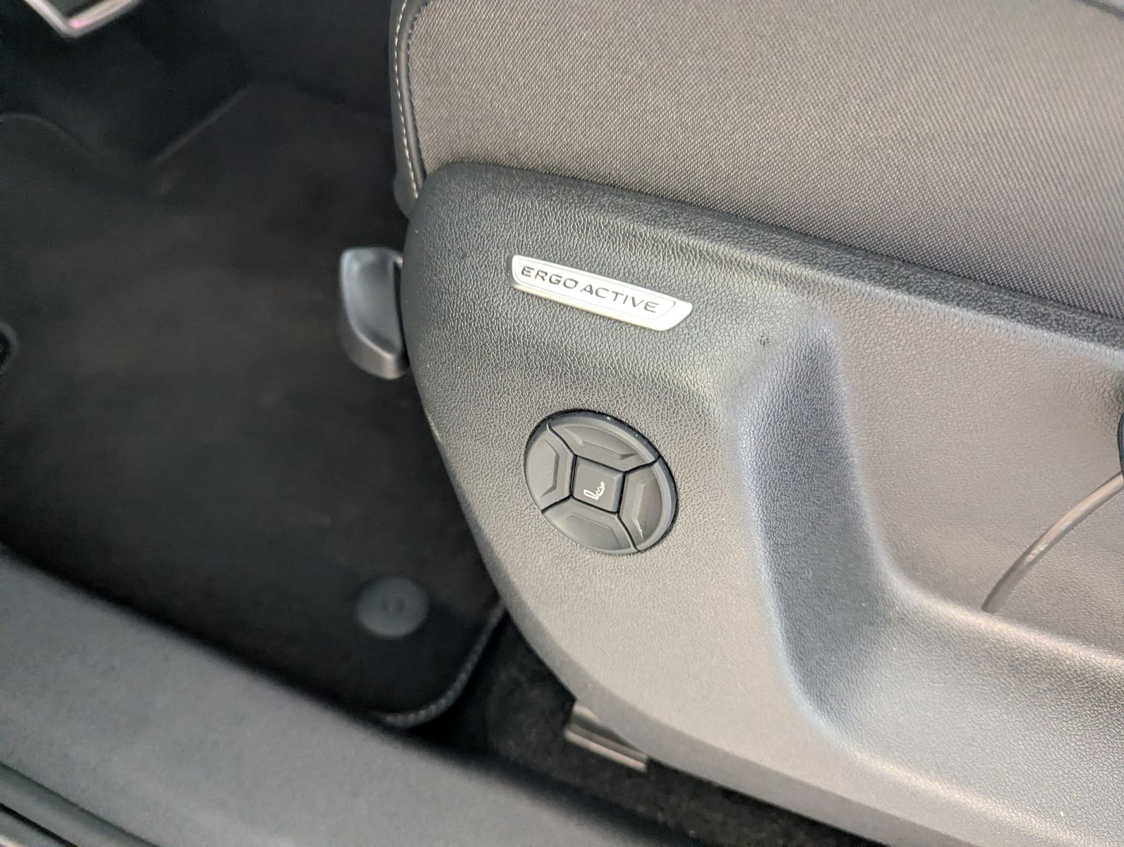Image du véhicule Volkswagen Tiguan 2.0TDI R-Line 4M Pano H/K AHK Matrix 20