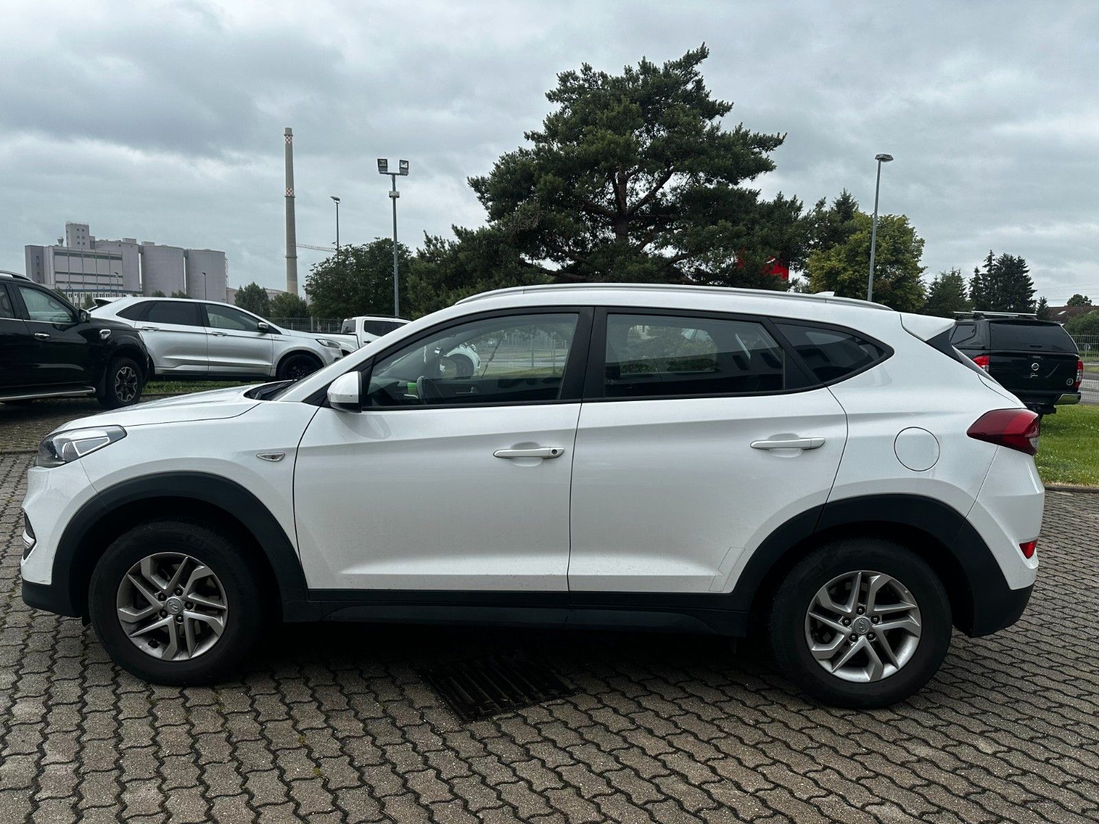Fahrzeugabbildung Hyundai blue Classic 2WD Navi / AHK abnehmb.