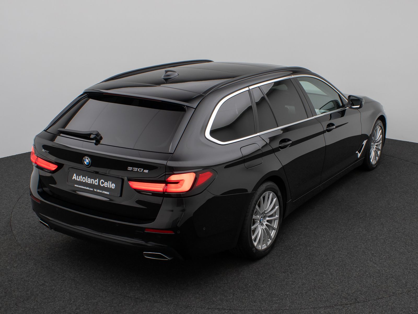 Fahrzeugabbildung BMW 530e xD Panorama 360°HUD DAB Leder Alarm 18Zoll