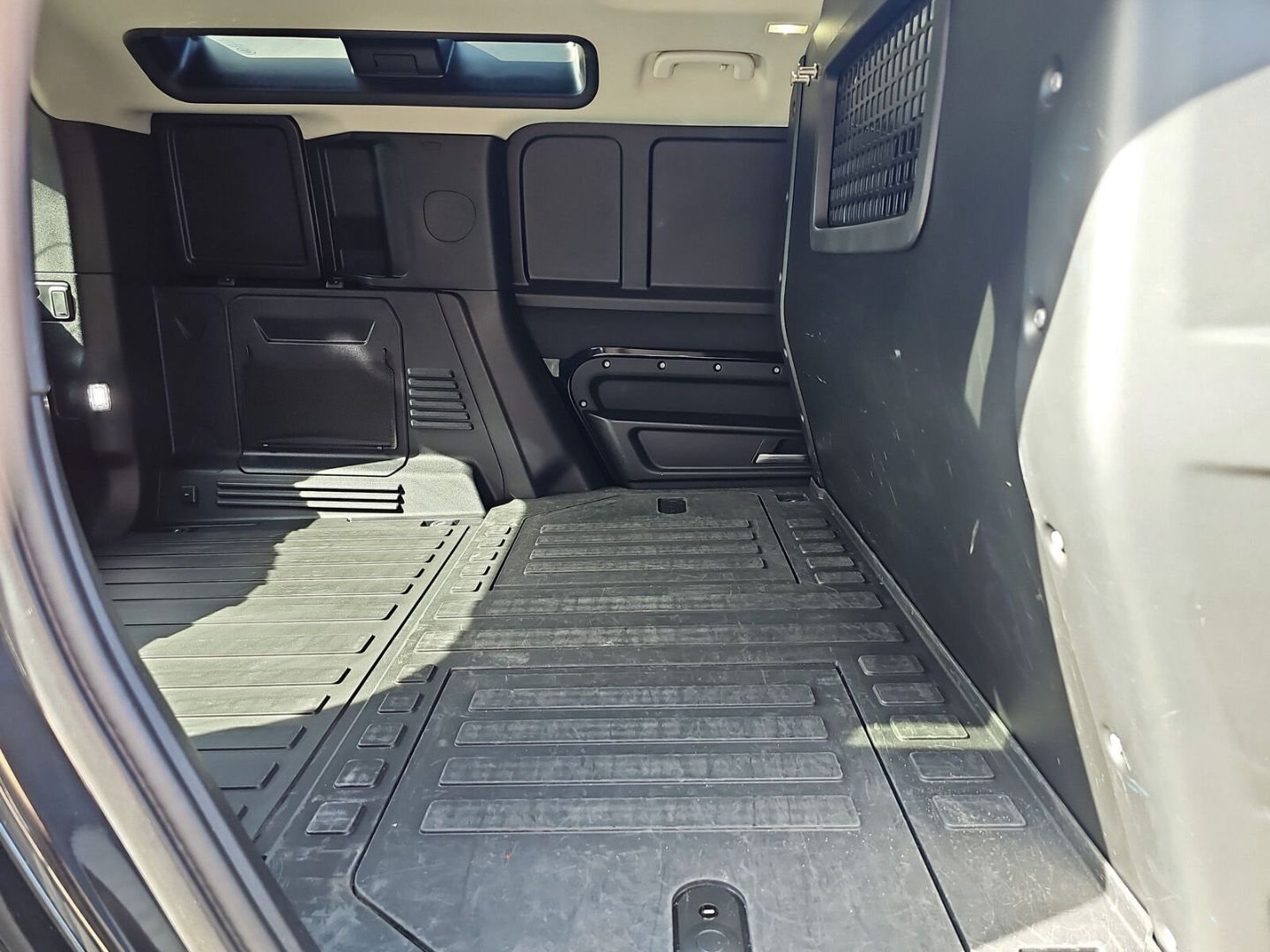Land Rover Defender 110 D250 AWD HARD TOP ACC LED AHK SHZ foto 6