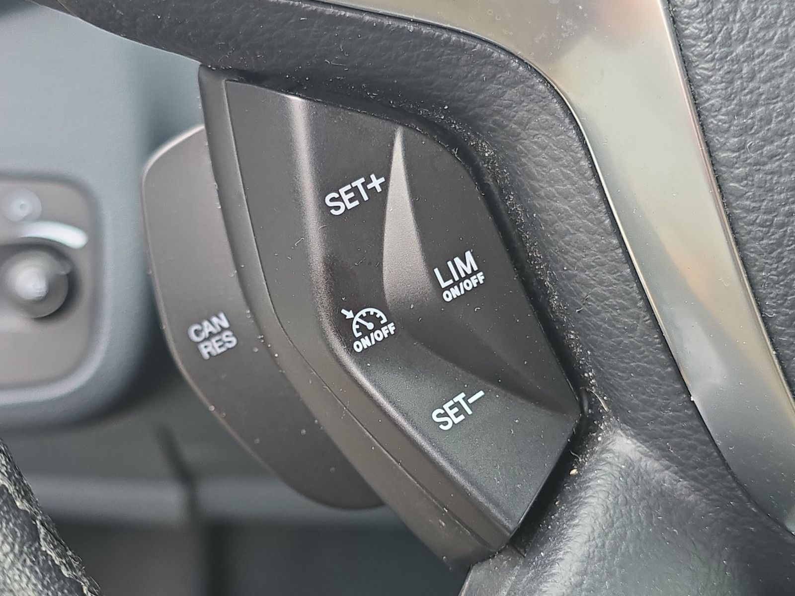 Fahrzeugabbildung Ford Grand C-MAX Titanium 7-SITZER AUTOMATIK TEMPOMAT