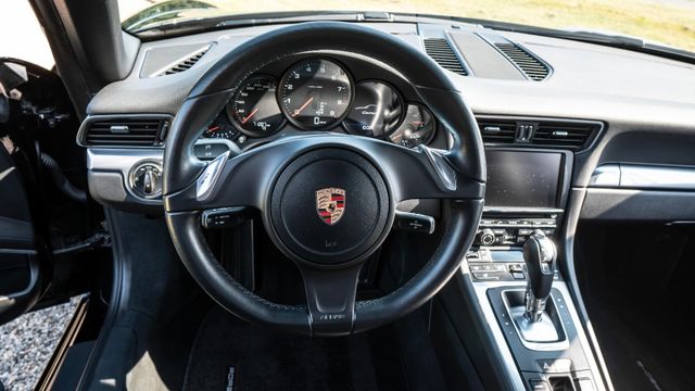 Fahrzeugabbildung Porsche 991 Carrera Coupé/Deutsch/SportAGA/PZ-SH