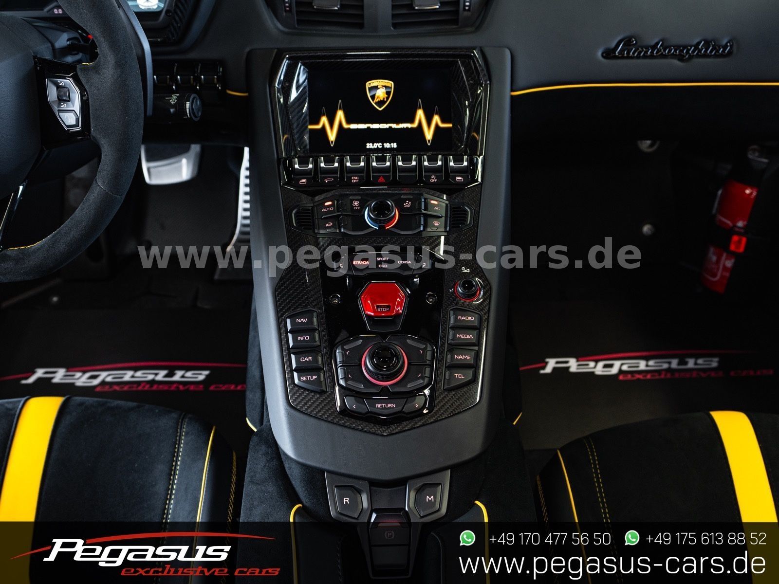 LAMBORGHINI Aventador - 38