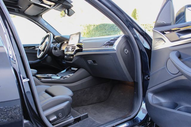 BMW iX3 IMPRESSIVE / SHADOW LINE / LASER / M-SPORT