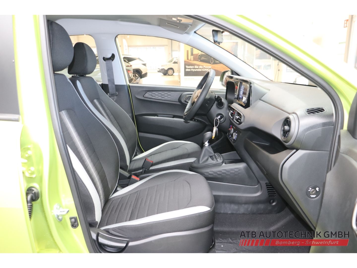 Fahrzeugabbildung Hyundai i10 Trend MY25 1.0 Benzin 63 PS 5-MT 2WD Navi Ap