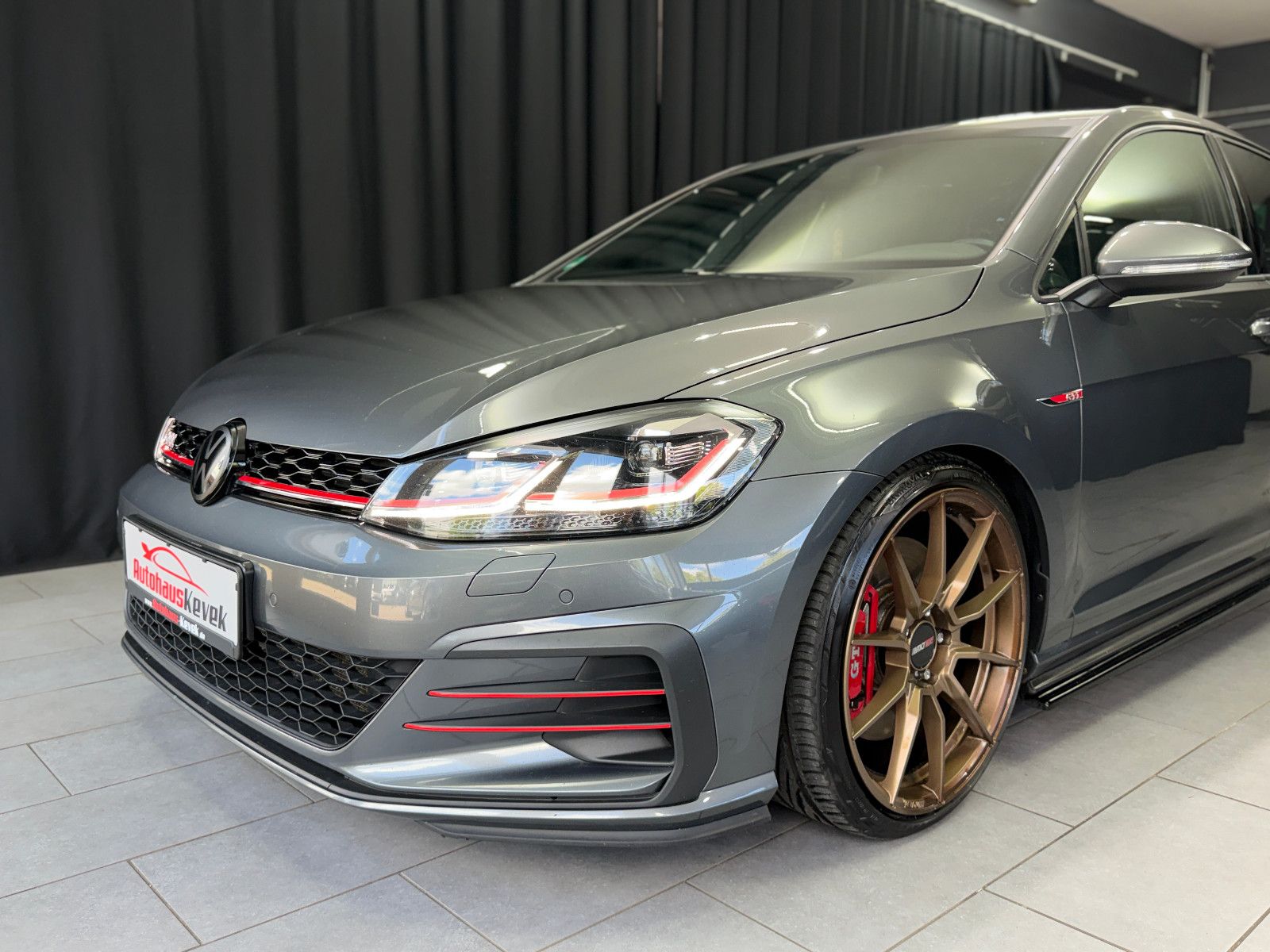 Fahrzeugabbildung Volkswagen Golf VII GTI Performance |APR|DSG|LED|MAXTON