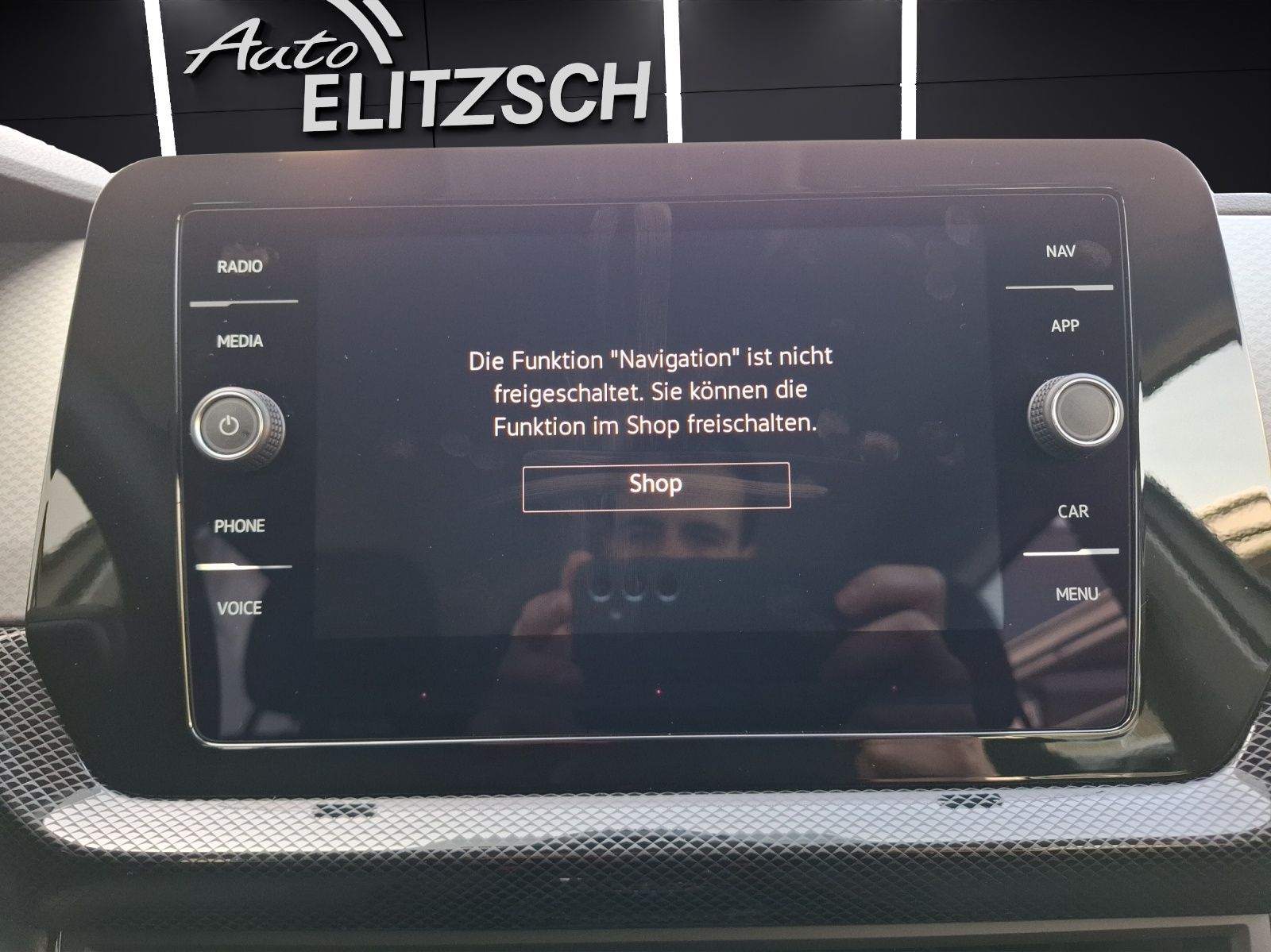 Fahrzeugabbildung Volkswagen T-Cross TSI Life DSG LED CarPlay AID ACC RFK SH